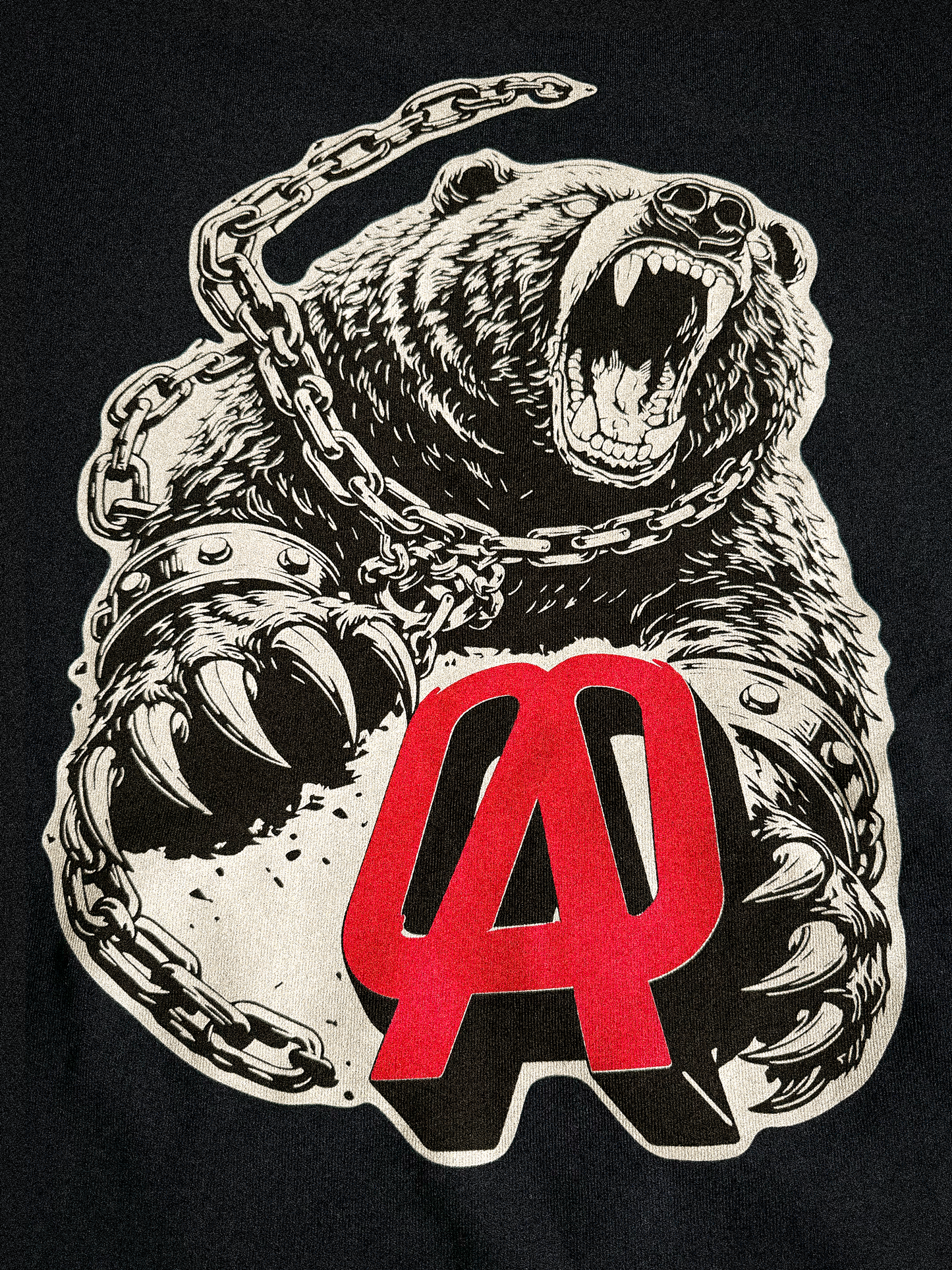 BEAR HUG TEE BLACK